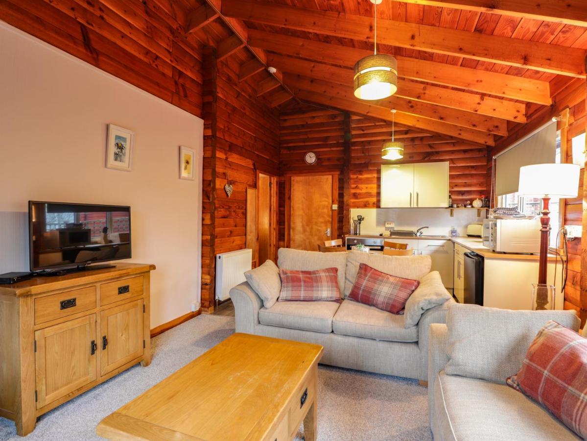 Spruce Lodge Strathpeffer Exterior foto