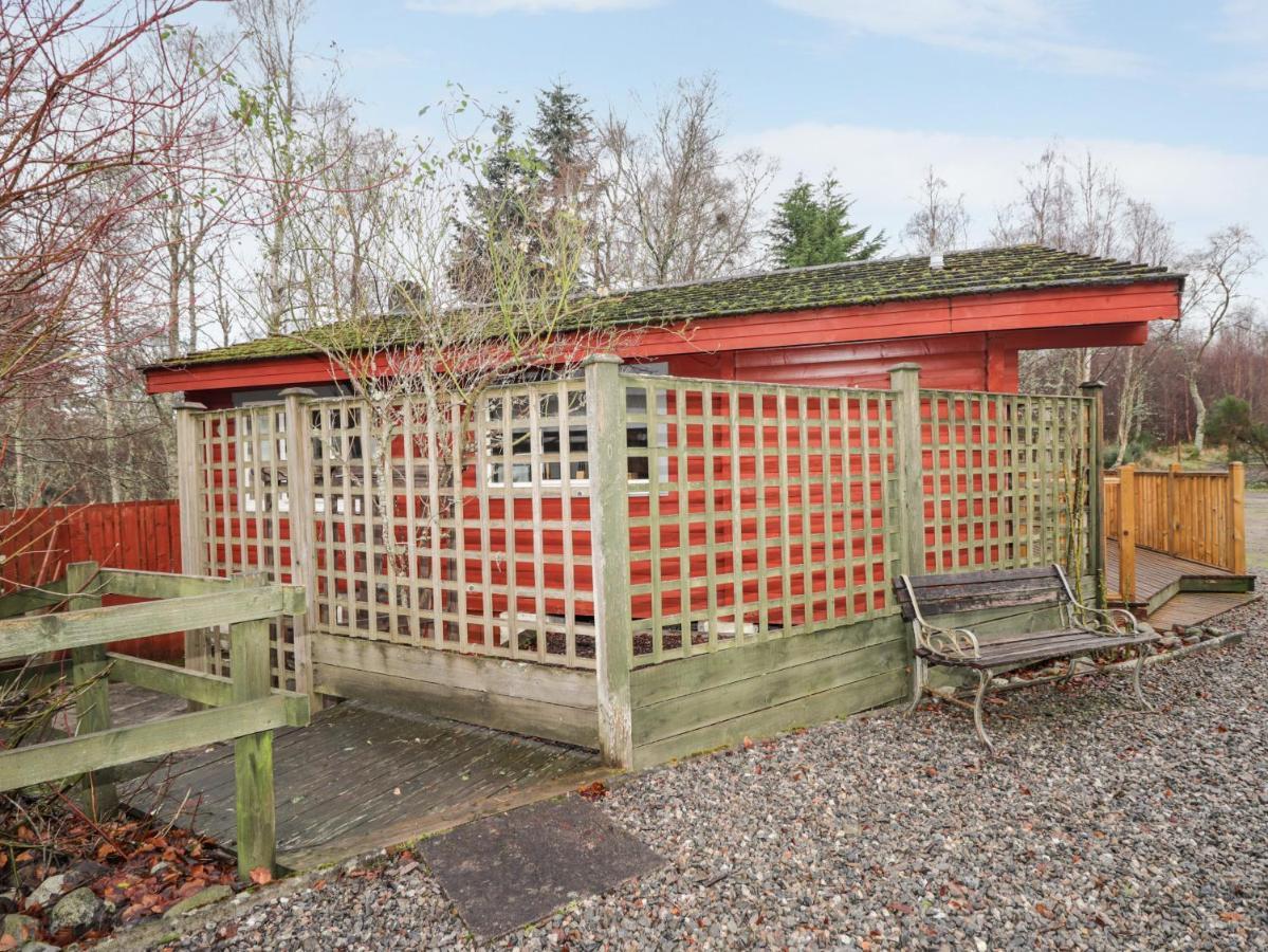 Spruce Lodge Strathpeffer Exterior foto