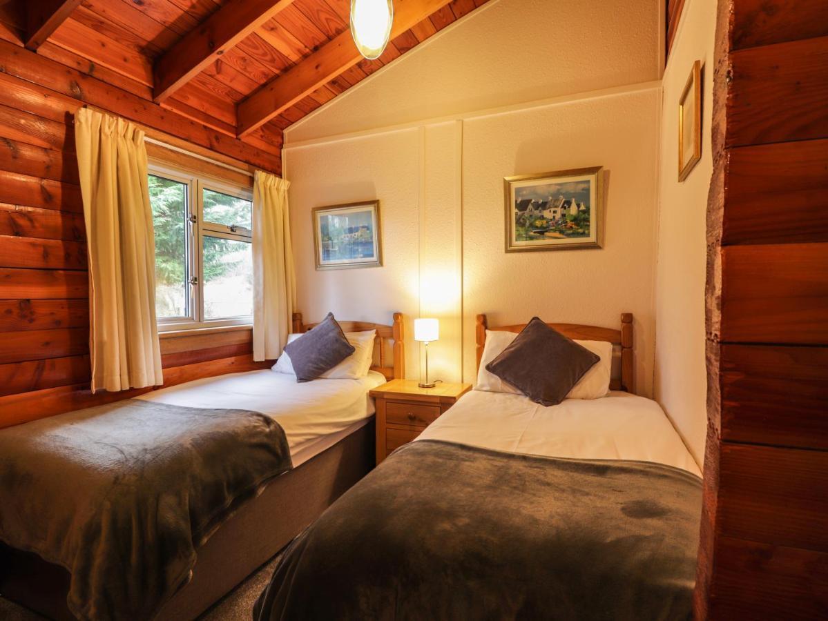 Spruce Lodge Strathpeffer Exterior foto
